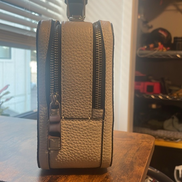 NEW light gray MARC JACOBS lunchbox bag with detachable crossbody strap - Picture 2 of 11